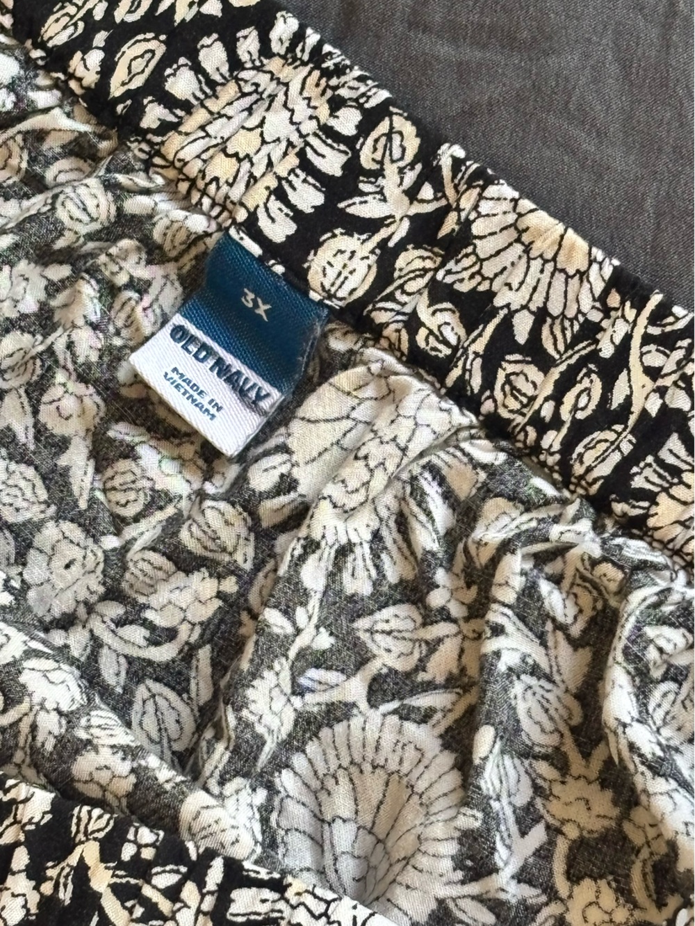 Old Navy Black and White Printed Tiered Maxi Dress | Hidden Pockets - Picture 5 of 6